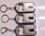 hadiah promosi Mini Logam / Plastik dipimpin senter gantungan kunci / keyring obor dengan logo