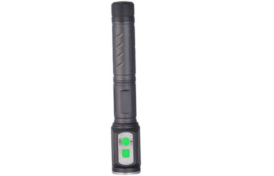 Tinggi lumen pencahayaan darurat Rechargeable Taktis Senter dengan multi tool